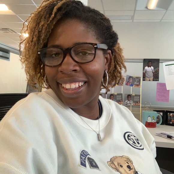 Meet your Posher, Naomi - Picture 1 of 1